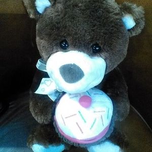 Meet your Posher, Dee